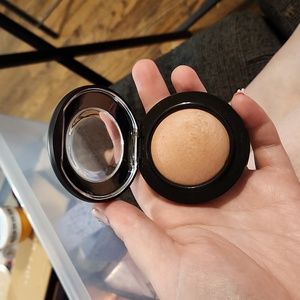 Mac Cosmetics mineralize blush in Naturally Flawless
